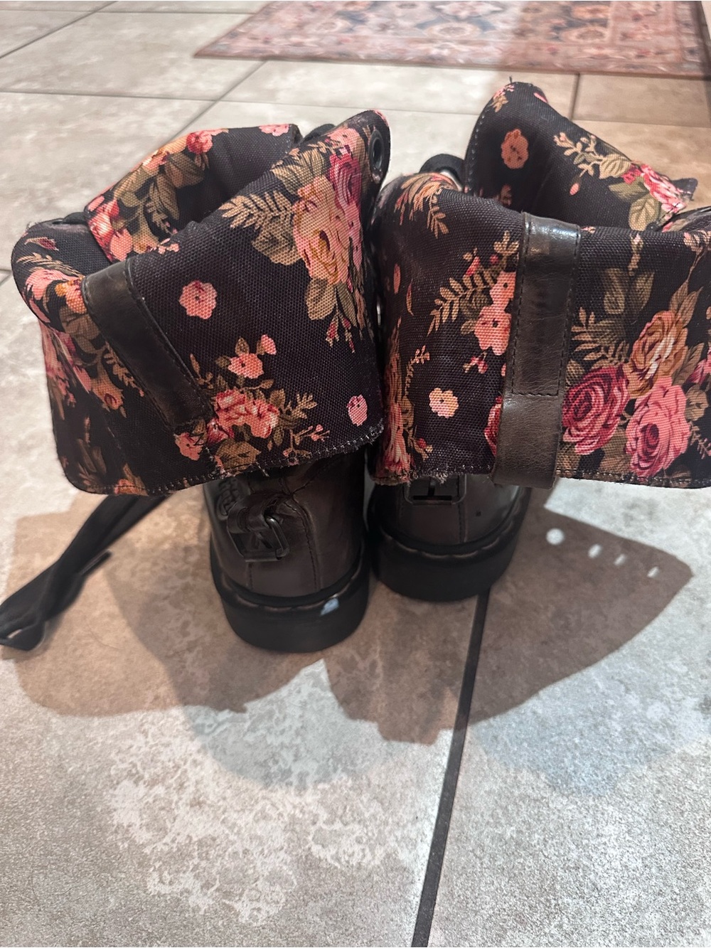 Dr. Martens Triumph 1914 foldover Boots Size 9 brown gray floral - Picture 10 of 10